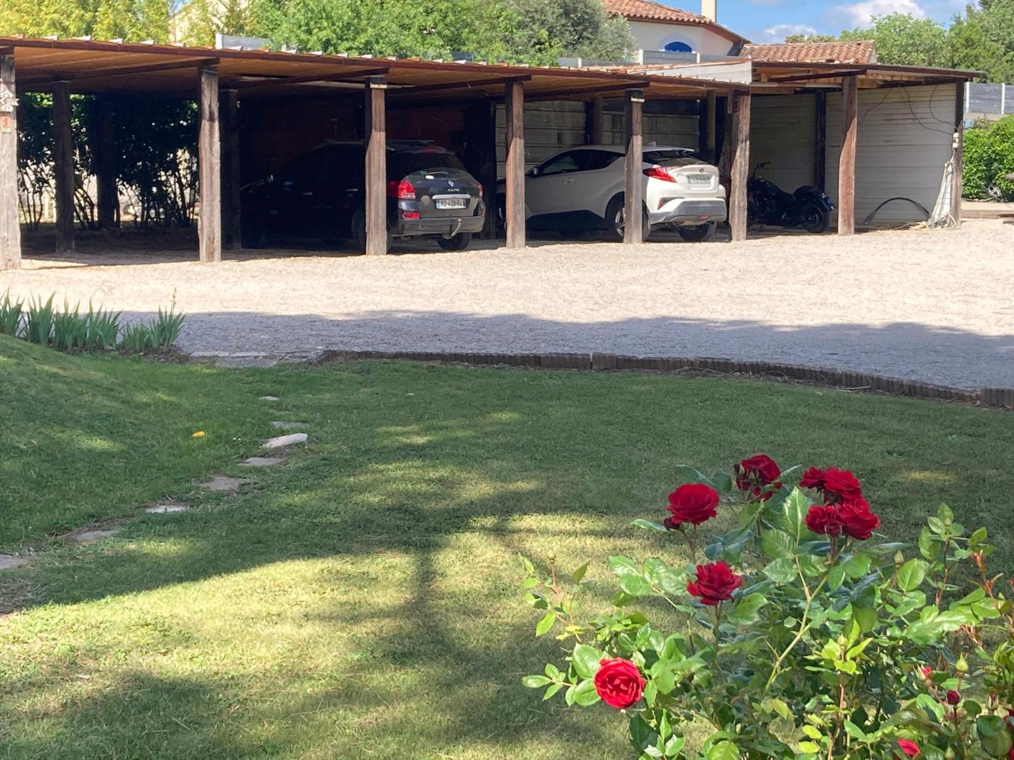 Les Bougainvillees De Camargue Villetelle Esterno foto