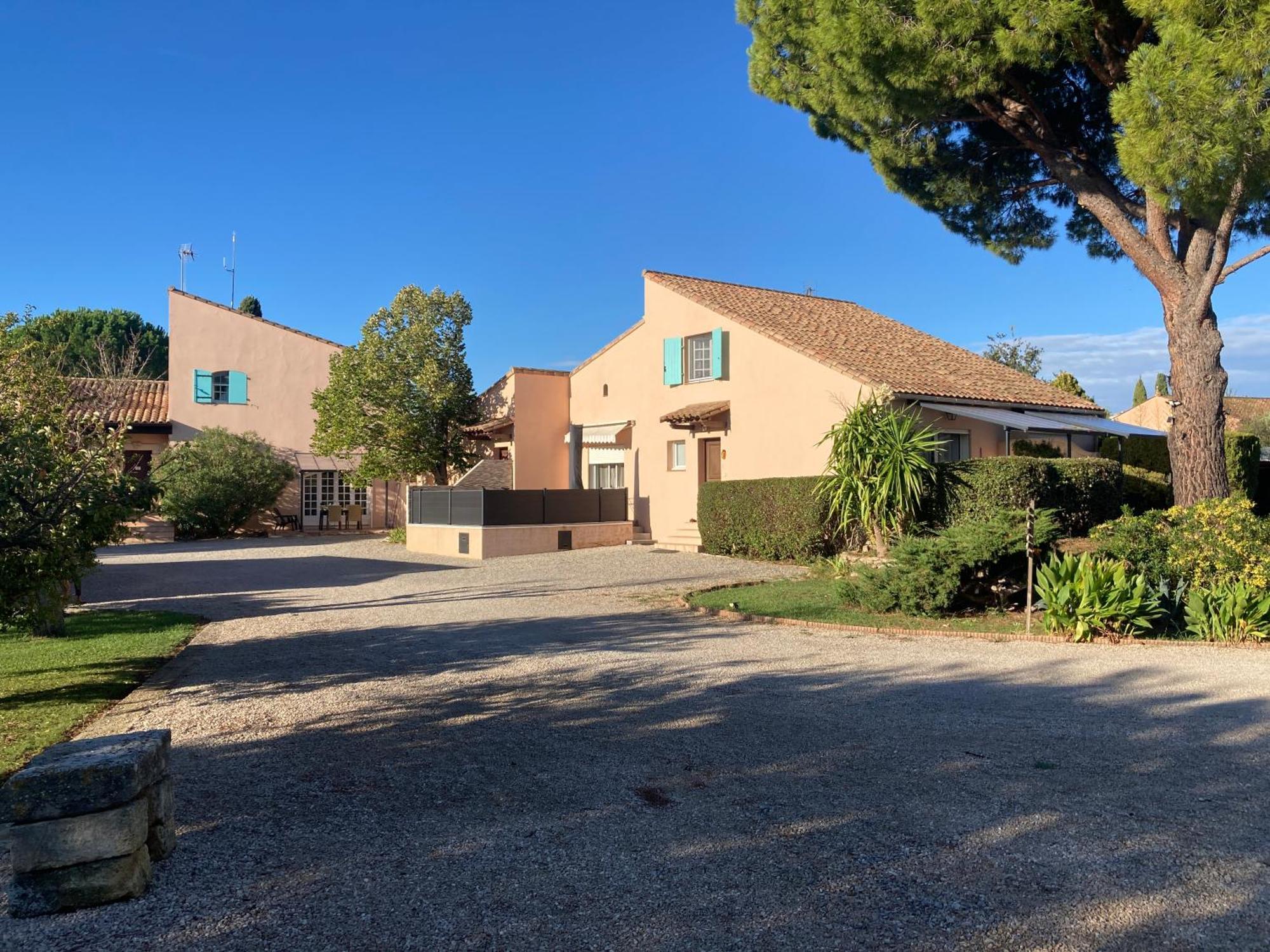 Les Bougainvillees De Camargue Villetelle Esterno foto